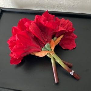 Faux Amaryllis Bouquet